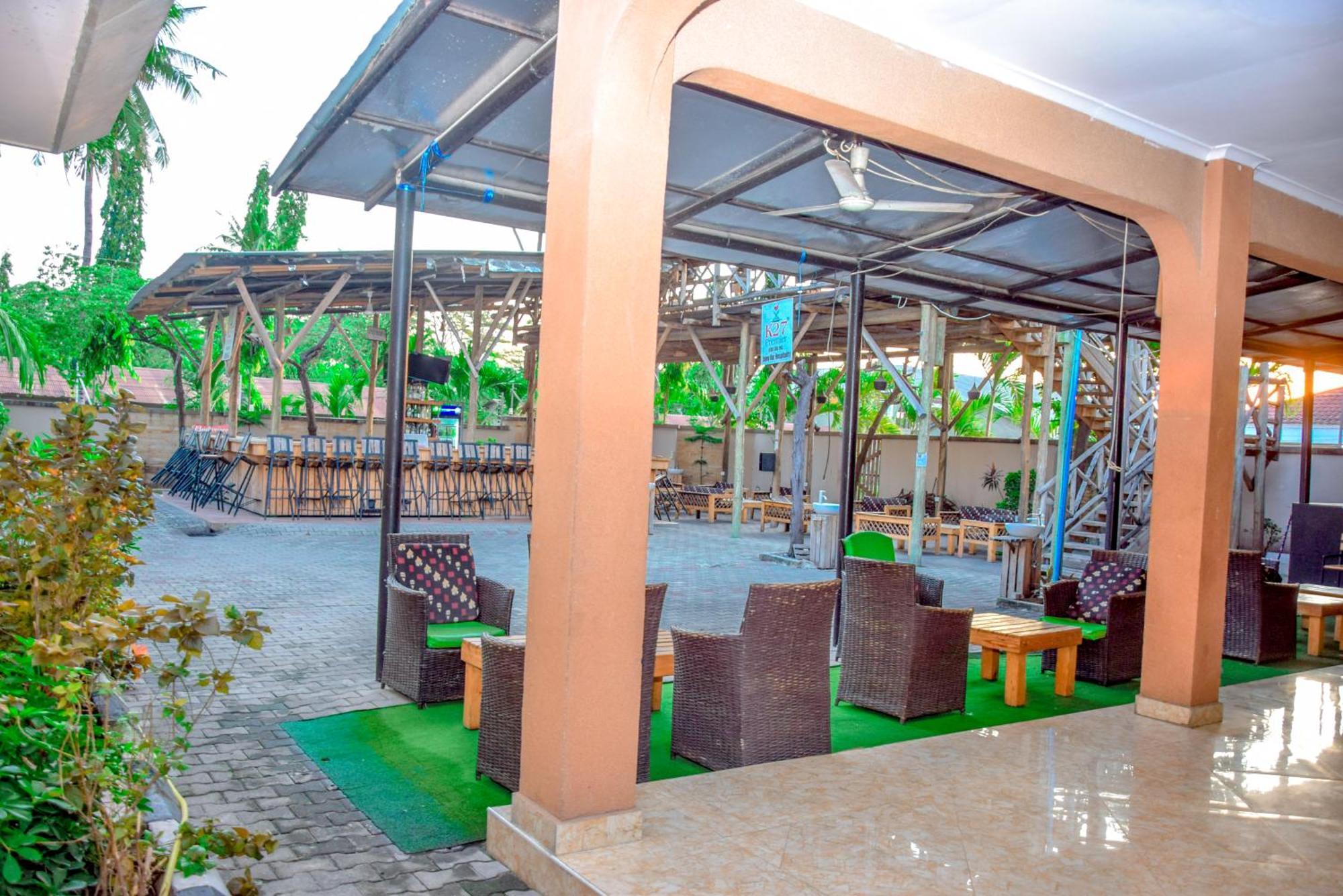 Hostel K27 Premier Backpackers Daressalam Exterior foto