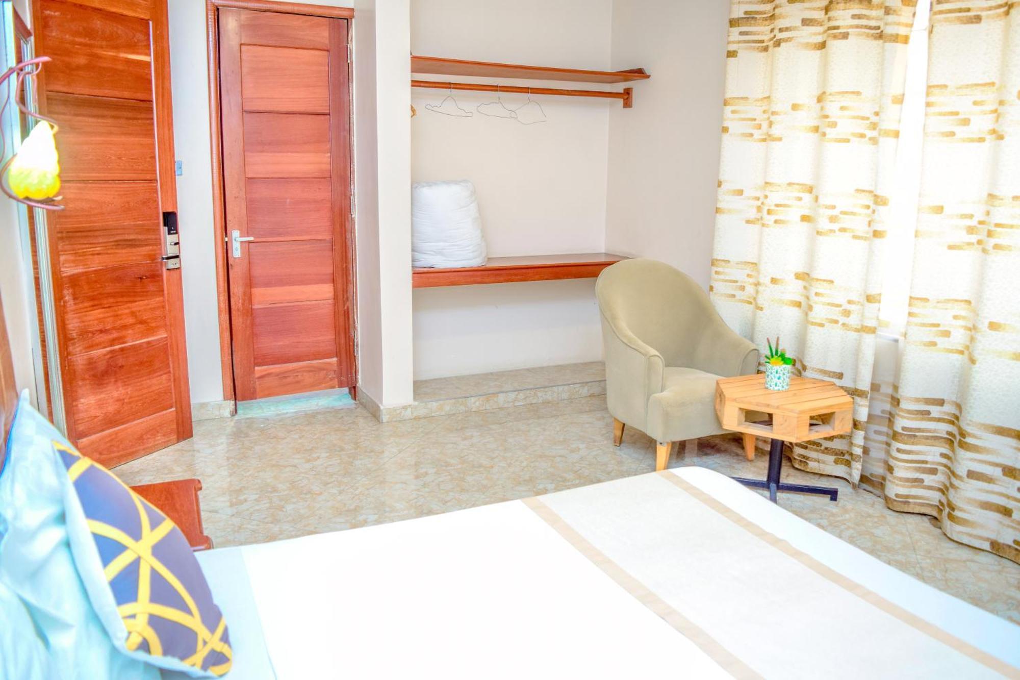 Hostel K27 Premier Backpackers Daressalam Exterior foto